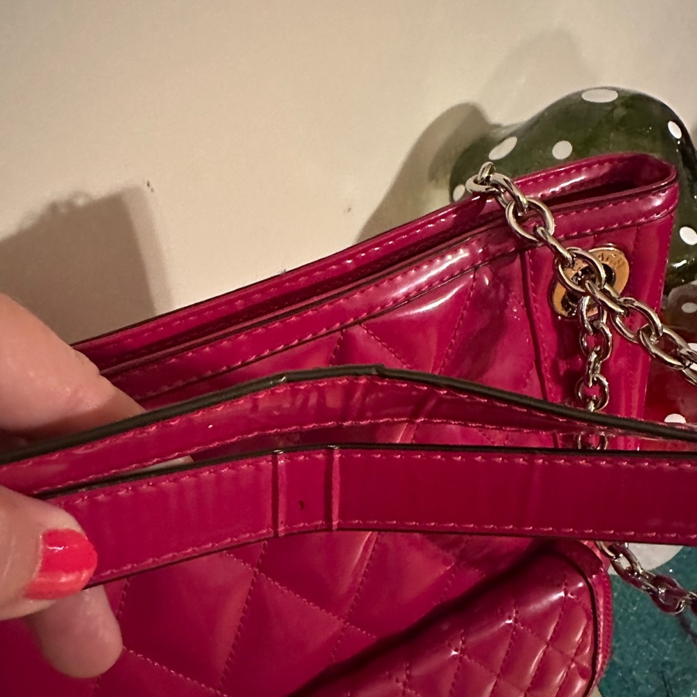 Coach Poppy Quilted Patent Leather shoulder bag. - Picture 4 of 10